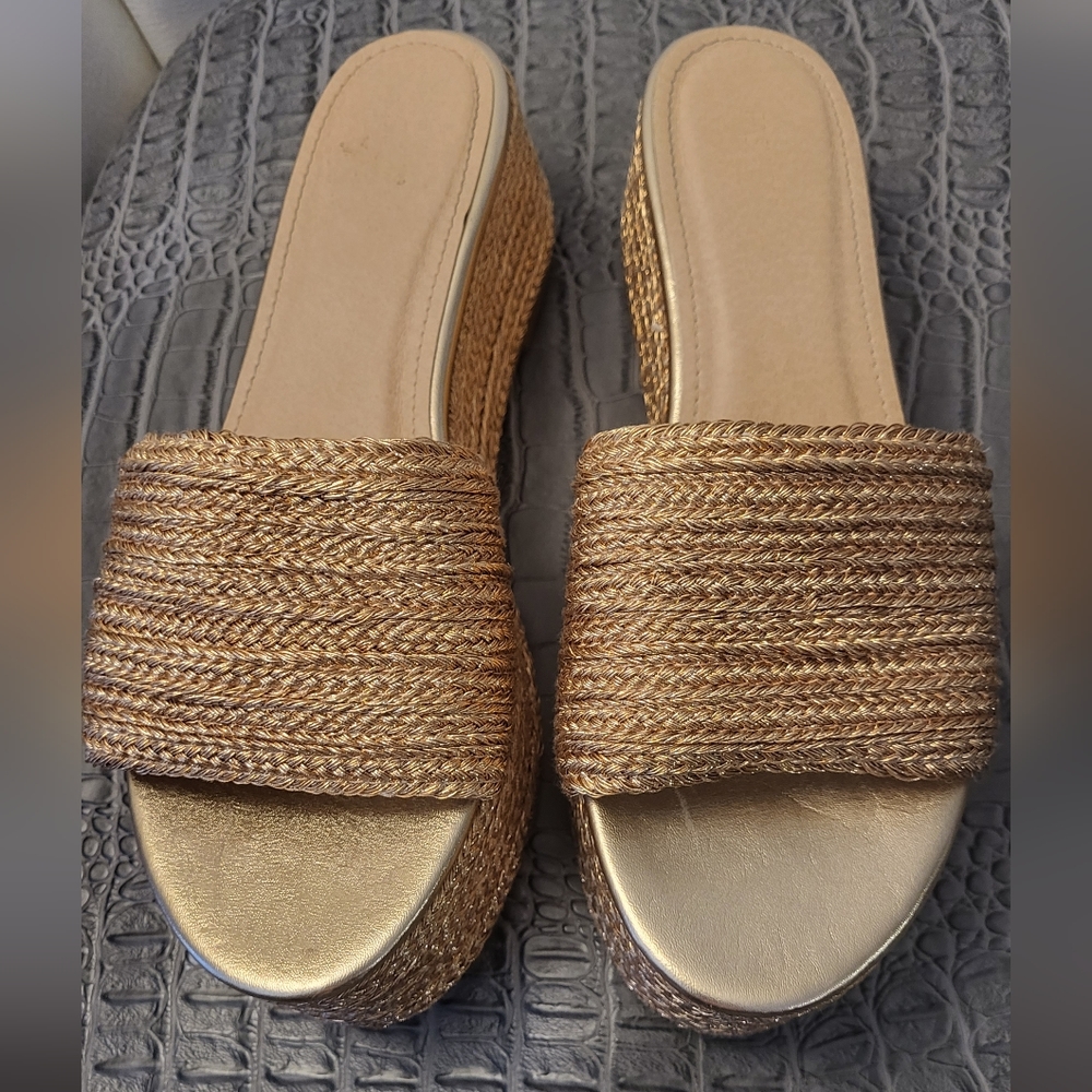 Fashion Nova Sandad 👡  Rose Gold  Size 10